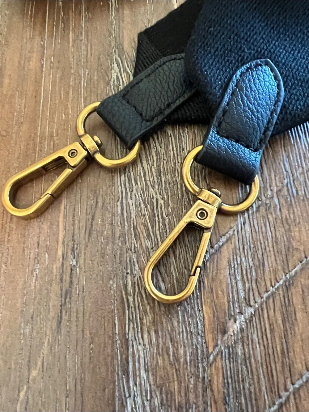 Black Bag Strap with Gold Hardware - Unbranded - Picture 3 of 3